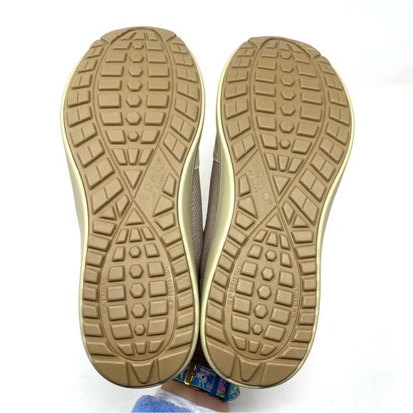 Traq Eazee Sneakers in Bone - Picture 8 of 9